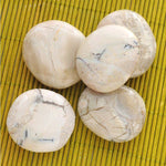 Ielādēt attēlu galerijas skatītājā, Akmens Opāls / Dendrīta Opāls Merlinīts ASV / Opal Dendrite Merlinite A Chakra Stone