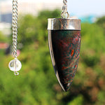 Ielādēt attēlu galerijas skatītājā, Svārsts Heliotrops / Asinsakmens Brazīlija / Heliotrope Bloodstone Acorn