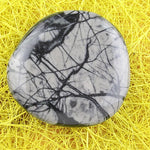 Ielādēt attēlu galerijas skatītājā, Akmens Jašma / Pikaso Jašma / Picasso Jasper Chakra Stone 40-45mm