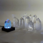 Ielādēt attēlu galerijas skatītājā, LED Pamatne Akmeņiem ar dažādu krāsu gaismām 7x7x2cm