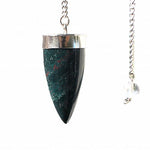 Ielādēt attēlu galerijas skatītājā, Svārsts Heliotrops / Asinsakmens Brazīlija / Heliotrope Bloodstone Acorn