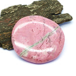 Ielādēt attēlu galerijas skatītājā, Akmens Rodonīts / Rhodonite Charka Stone 30-45mm