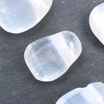 Ielādēt attēlu galerijas skatītājā, Kulons Selenīts / Selenite