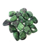 Ielādēt attēlu galerijas skatītājā, Akmens Coizīts / Rubīns Coizītā Tanzānija / Ruby Zoisite