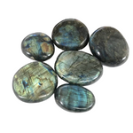 Ielādēt attēlu galerijas skatītājā, Akmens Labradorīts Madagaskara / Labradorite Palmstone