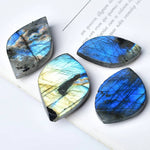 Ielādēt attēlu galerijas skatītājā, Akmens Labradorīts / Labradorite (Leaf)