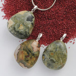 Ielādēt attēlu galerijas skatītājā, Kulons Riolīts vai Lietusmežu Jašma / Rhyolite