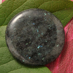 Ielādēt attēlu galerijas skatītājā, Akmens Galaksīts / Galaxyite Chakra Stone 40-45mm