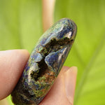 Ielādēt attēlu galerijas skatītājā, Akmens Azurīts un Malahīts / Azurite and Malachite Chakra Stone 40mm