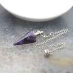 Ielādēt attēlu galerijas skatītājā, Svārsts Ametists / Amethyst Conical Pendulum Healing Crystal