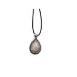 Загрузить изображение в средство просмотра галереи, Kulons Oval Small Ametists / Rozā Kvarcs / Tīģeracs 24x40mm