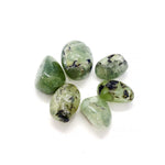 Ielādēt attēlu galerijas skatītājā, Akmens Prenīts Mali / Prehnite