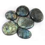 Ielādēt attēlu galerijas skatītājā, Akmens Labradorīts Madagaskara / Labradorite Chakra Stone 30-50mm
