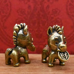 Ielādēt attēlu galerijas skatītājā, Laimes Zirgs ar Monētu
