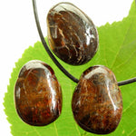 Ielādēt attēlu galerijas skatītājā, Kulons Granāts Brazīlija / Garnet 1.5cm - 3cm
