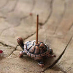 Ielādēt attēlu galerijas skatītājā, Metāla vīraka turētājs japāņu vīraka kociņiem Turtle Metal Incense Burner 4cm
