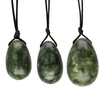 Ielādēt attēlu galerijas skatītājā, Akmens Nefrīts / Yoni Ola Nefrīts / Yoni Egg Green Jade with Hole 2x3cm / 2.5x4cm / 3x4.5cm
