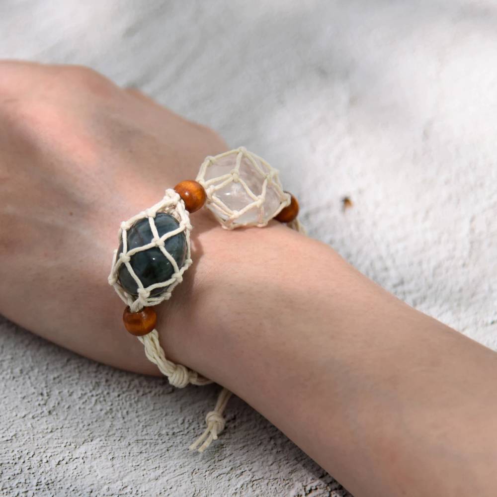 Pīta regulējama rokassprādze akmeņiem