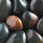Загрузить изображение в средство просмотра галереи, Akmens Heliotrops Asinsakmens / Heliotrope Bloodstone Hand Stone
