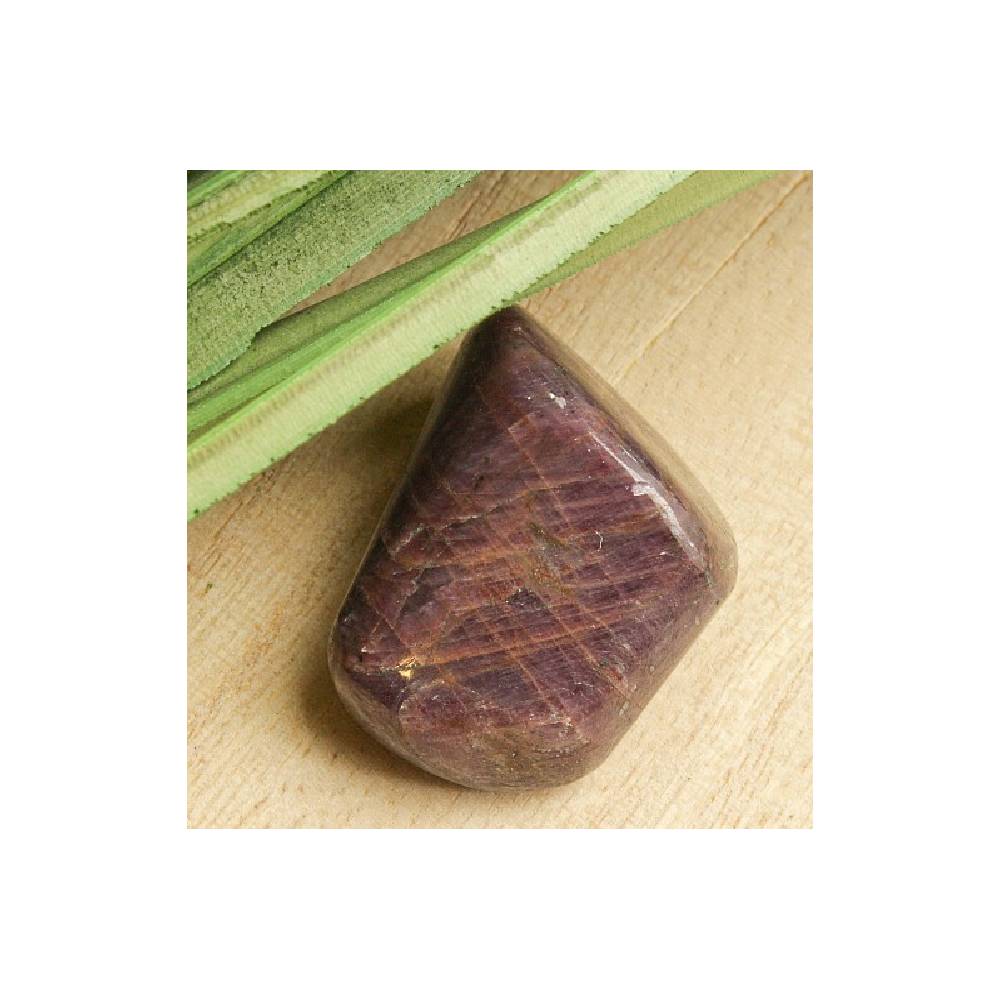 Akmens Korunds / Ruby corundum