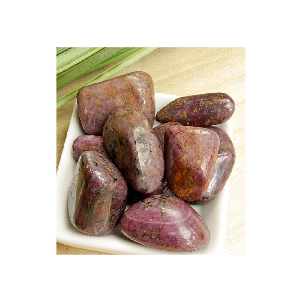 Akmens Korunds / Ruby corundum