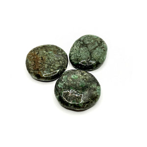 Akmens Smaragds / Emerald Handstone