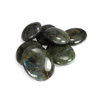 Ielādēt attēlu galerijas skatītājā, Akmens Labradorīts Madagaskara / Labradorite Chakra Stone 30-50mm
